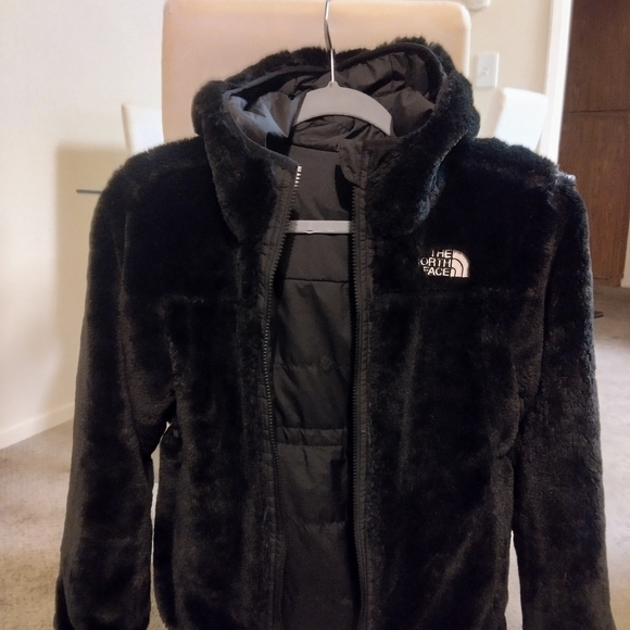 The North Face Women's Black Hooded Puffer Jacket - Picture 7 of 8